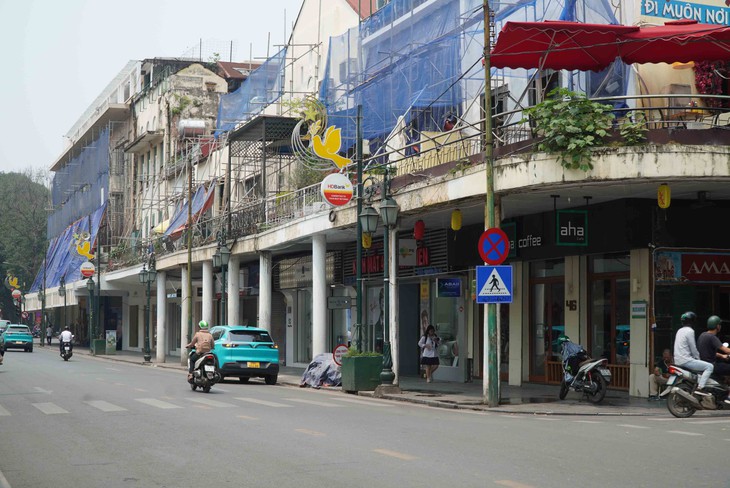 Hà Nội 'khoác áo mới' cho phố Tràng Tiền, dự kiến hoàn thiện vào dịp 10/10- Ảnh 5. Hà Nội 'khoác áo mới' cho phố Tràng Tiền, dự kiến hoàn thiện vào dịp 10/10- Ảnh 5.