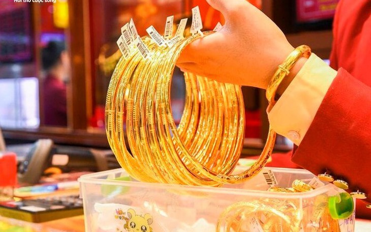 Giá vàng hôm nay ngày 2/4 quay đầu tăng dữ dội chiều mua