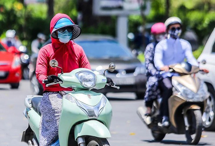 Nắng nóng khắc nghiệt, nhiều nơi vượt 40 độ C- Ảnh 2.