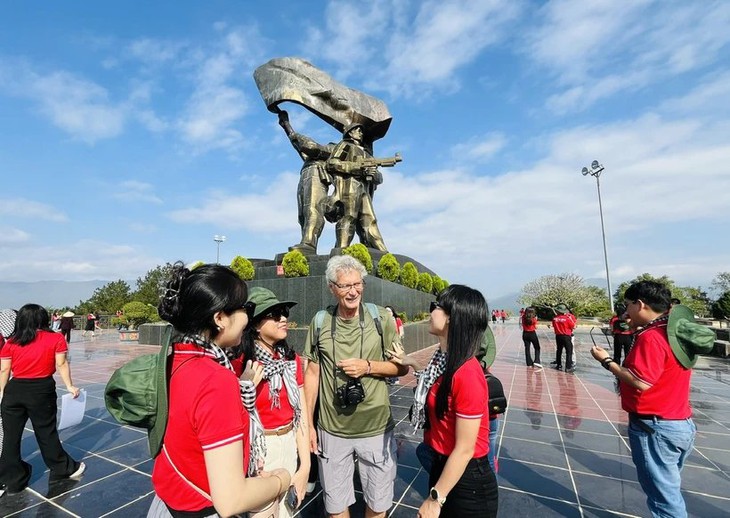 Doanh nghiệp du lịch 'khóa sổ' tour đi Điện Biên- Ảnh 1.