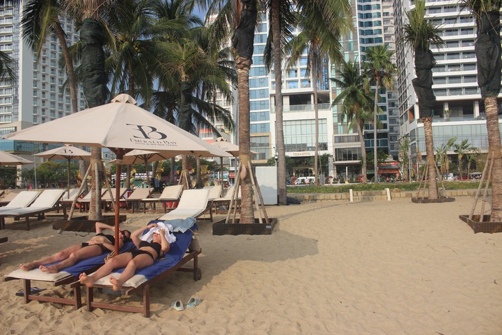 Sau tháo dỡ công trình chắn biển, bờ biển Nha Trang hiện ra sao?- Ảnh 4. Sau tháo dỡ công trình chắn biển, bờ biển Nha Trang hiện ra sao?- Ảnh 4.