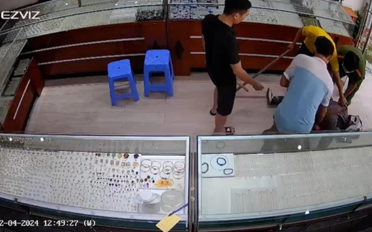 Thông tin mới vụ dùng dùi cui cướp tiệm vàng ở Phú Thọ