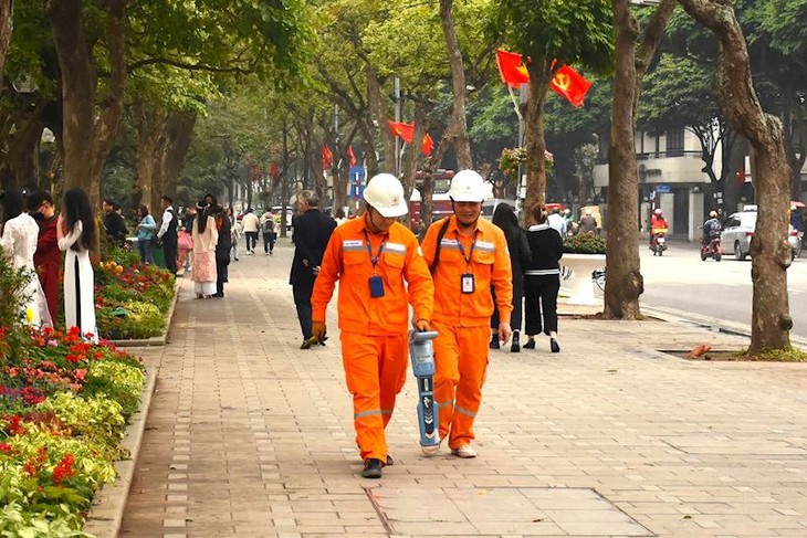 Không bắn các loại pháo hoa, pháo giấy có dây tráng kim loại dịp lễ 30/4-1/5- Ảnh 2.