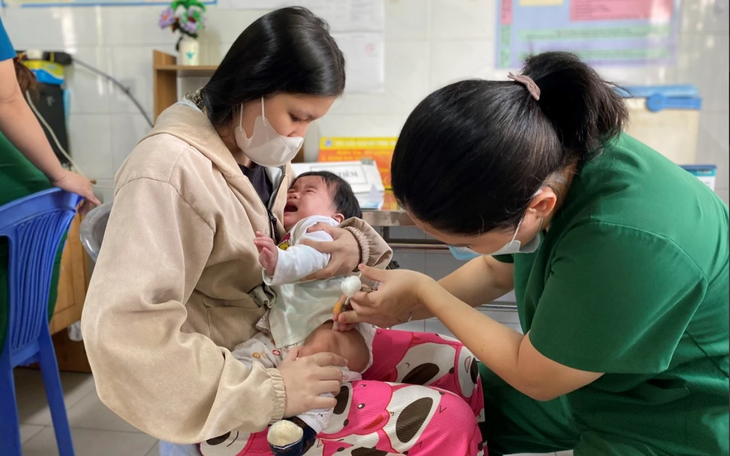 TPHCM triển khai tiêm vaccine 5 trong 1 cho trẻ trong tuần này