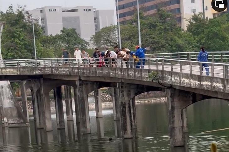 Phát hiện thi thể cô gái trên mặt hồ ở Hà Nội- Ảnh 1.