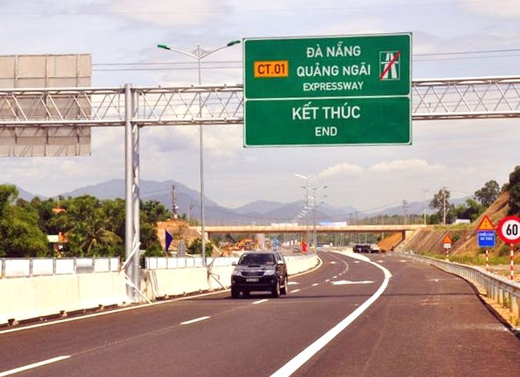 Bộ GTVT nói gì trước phản ánh cao tốc làm ảnh hưởng đất sản xuất nông nghiệp?- Ảnh 2. Bộ GTVT nói gì trước phản ánh cao tốc làm ảnh hưởng đất sản xuất nông nghiệp?- Ảnh 2.