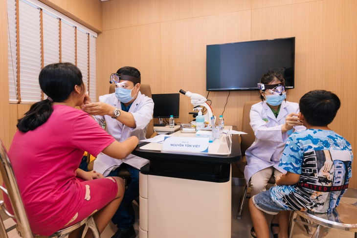 Giúp cha mẹ tìm ra phương pháp can thiệp hiệu quả với trẻ tự kỷ- Ảnh 2. Giúp cha mẹ tìm ra phương pháp can thiệp hiệu quả với trẻ tự kỷ- Ảnh 2.