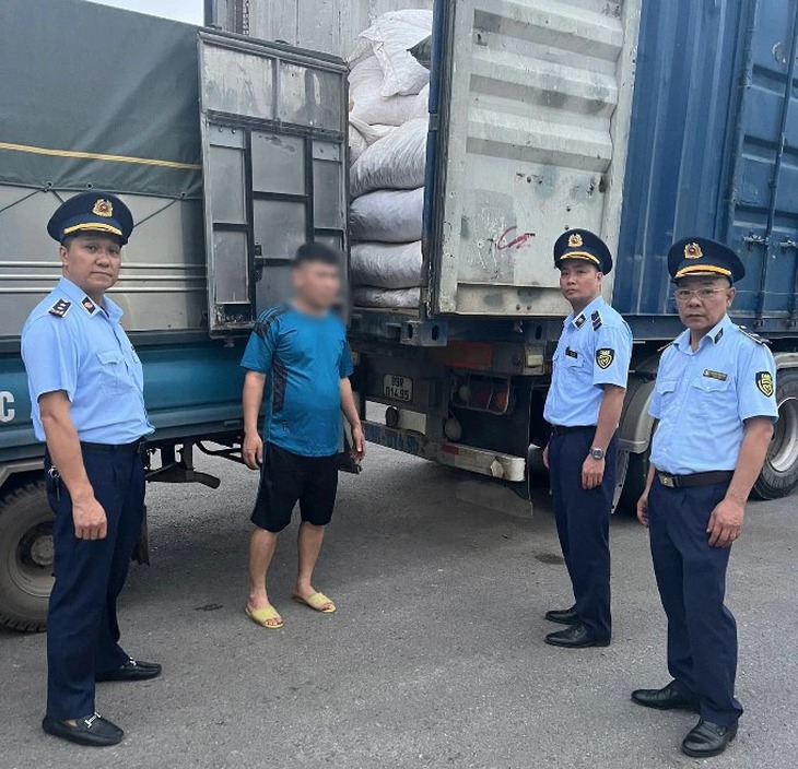 Bắt giữ 21 tấn 'lông cu li' và 'củ ba mươi' không rõ nguồn gốc, xuất xứ- Ảnh 2.