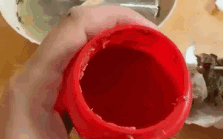 Khách hàng tố Thế giới Ngan có giòi trong lọ tương ớt
