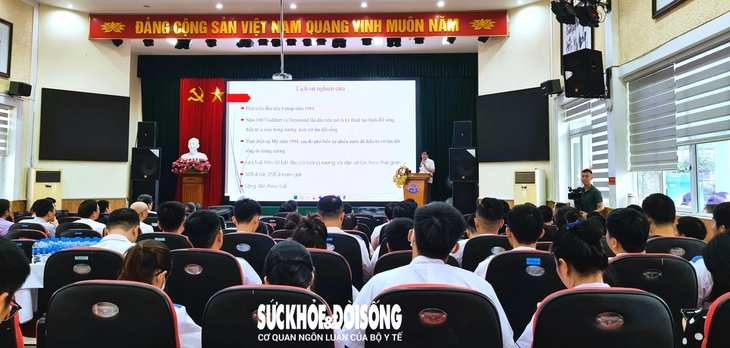 Bơm xi măng sinh học - giải pháp hiệu quả cho bệnh nhân chấn thương cột sống, đốt sống lún xẹp- Ảnh 1.