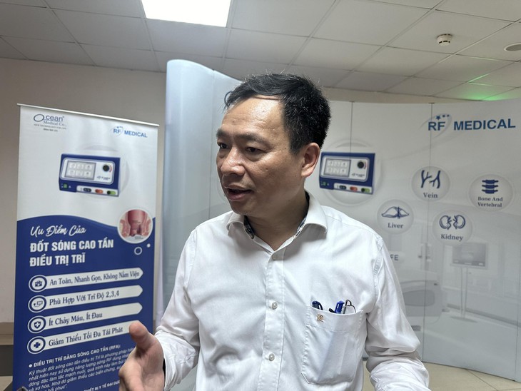Khoảng 30-40% người Việt mắc căn bệnh mà nguyên nhân do ngồi lâu, dùng điện thoại liên tục- Ảnh 1.