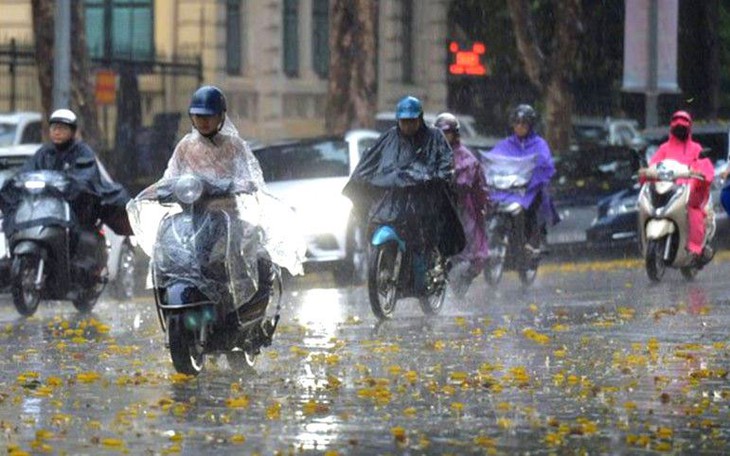 Miền Bắc mưa dông, Trung Bộ và Nam Bộ nắng nóng gia tăng