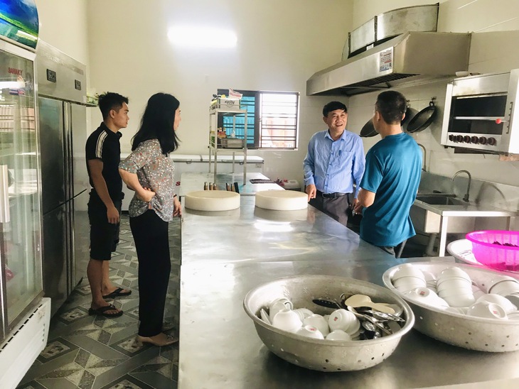 Nắng nóng, tiềm ẩn nguy cơ ngộ độc khi sử dụng thức ăn đường phố- Ảnh 3.