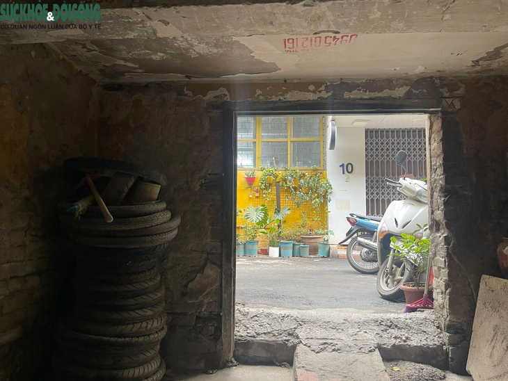 Cận cảnh tối tăm, xuống cấp khu tập thể 60 năm ở Hà Nội- Ảnh 3.