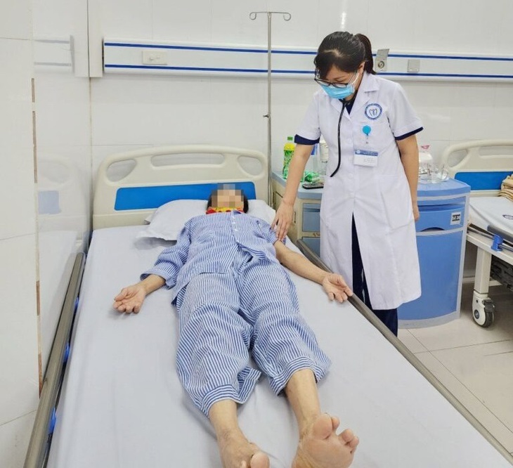 Cụ bà nguy kịch sau cơn sốt cao, rét run, nguyên nhân chỉ từ một vết đốt- Ảnh 4.