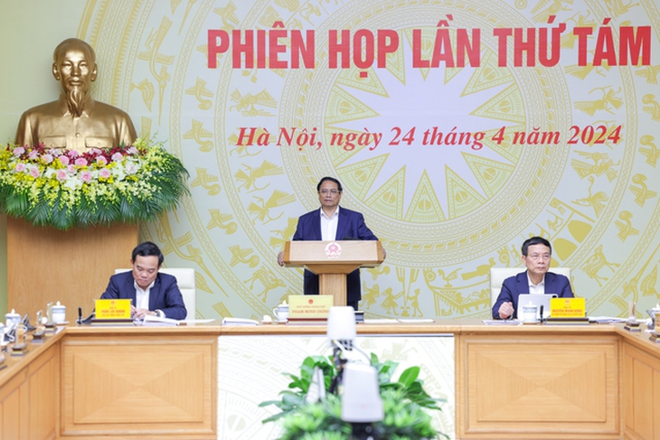 Thủ tướng: Chuyển đổi số là nhiệm vụ trọng tâm, giảm thủ tục hành chính, phiền hà sách nhiễu- Ảnh 2. Thủ tướng: Chuyển đổi số là nhiệm vụ trọng tâm, giảm thủ tục hành chính, phiền hà sách nhiễu- Ảnh 2.