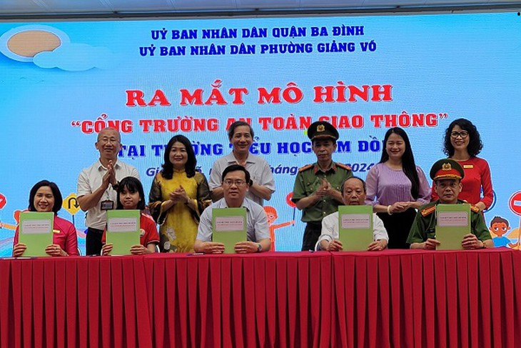 Triển khai mô hình 'Cổng trường an toàn giao thông' tại Hà Nội - Ảnh 5.