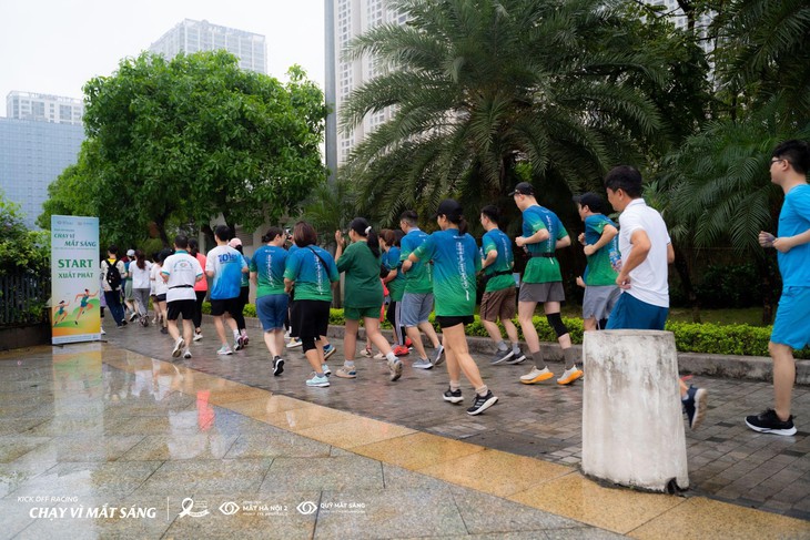 "Run For Green Up 2024": Hơn 1000 runner chạy để thắp sáng nhận thức về Glôcôm- Ảnh 2. "Run For Green Up 2024": Hơn 1000 runner chạy để thắp sáng nhận thức về Glôcôm- Ảnh 2.