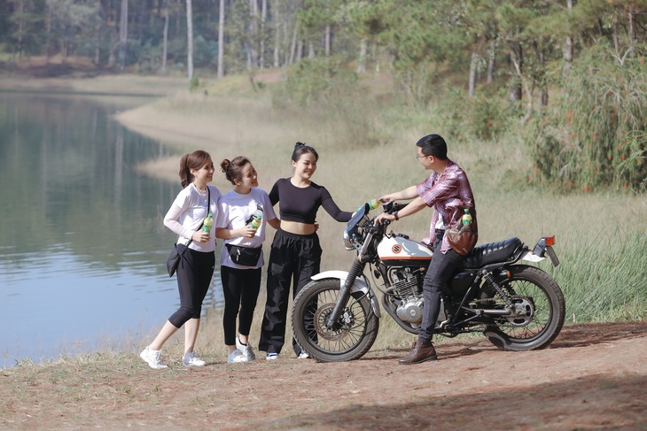 Người hào hứng đi chơi xa, người ở nhà uống trà giải nhiệt cuộc sống kỳ nghỉ lễ- Ảnh 2. Người hào hứng đi chơi xa, người ở nhà uống trà giải nhiệt cuộc sống kỳ nghỉ lễ- Ảnh 2.