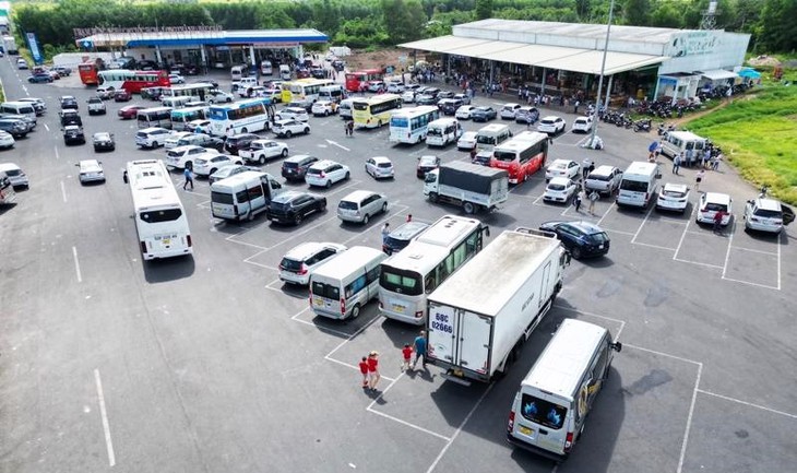 Trạm dừng nghỉ trên cao tốc thiếu đồng bộ, Bộ GTVT nói gì?- Ảnh 3.