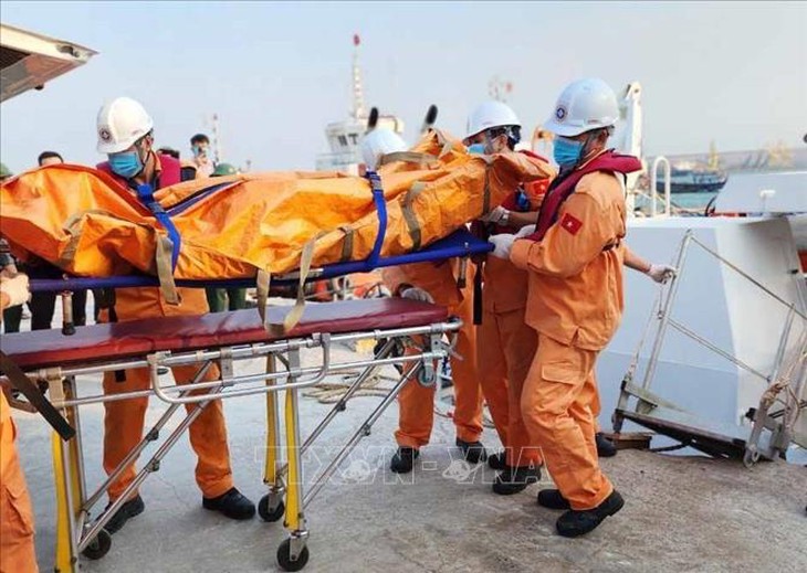 Vụ lật sà lan trên biển Lý Sơn: Xác định danh tính 4 nạn nhân tử vong- Ảnh 1. Vụ lật sà lan trên biển Lý Sơn: Xác định danh tính 4 nạn nhân tử vong- Ảnh 1.