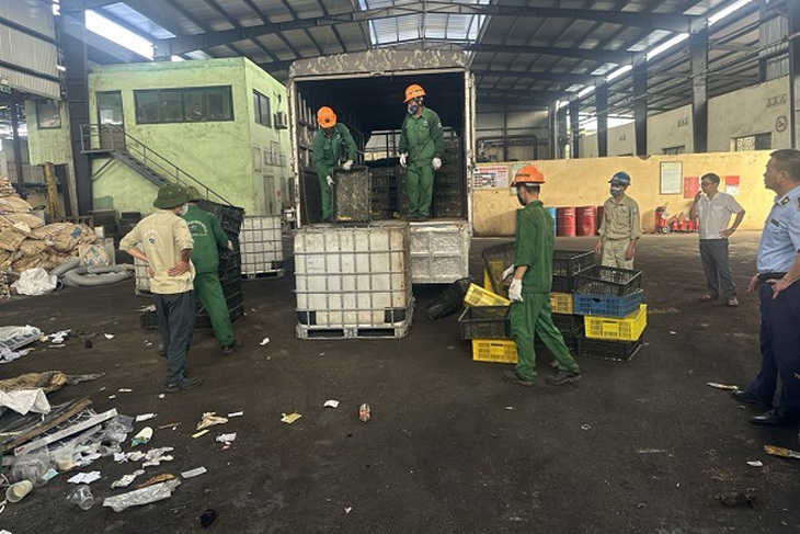 Xử phạt 35 triệu đồng, buộc tiêu hủy 10.000 con vịt giống- Ảnh 1.
