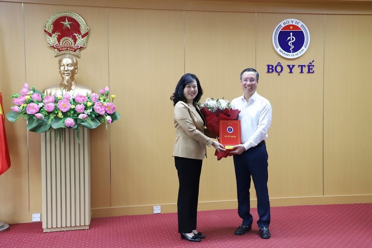 Bộ Y tế công bố quyết định bổ nhiệm Phó Vụ trưởng Vụ Kế hoạch - Tài chính- Ảnh 1. Bộ Y tế công bố quyết định bổ nhiệm Phó Vụ trưởng Vụ Kế hoạch - Tài chính- Ảnh 1.