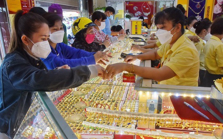 Giá vàng hôm nay ngày 26/4 tăng cực mạnh trước nghỉ lễ 30/4- Ảnh 1. Giá vàng hôm nay ngày 26/4 tăng cực mạnh trước nghỉ lễ 30/4- Ảnh 1.