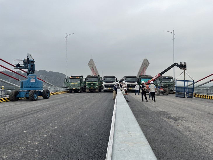 Cầu Bến Rừng nối Hải Phòng và Quảng Ninh chuẩn bị thông xe- Ảnh 1. Cầu Bến Rừng nối Hải Phòng và Quảng Ninh chuẩn bị thông xe- Ảnh 1.