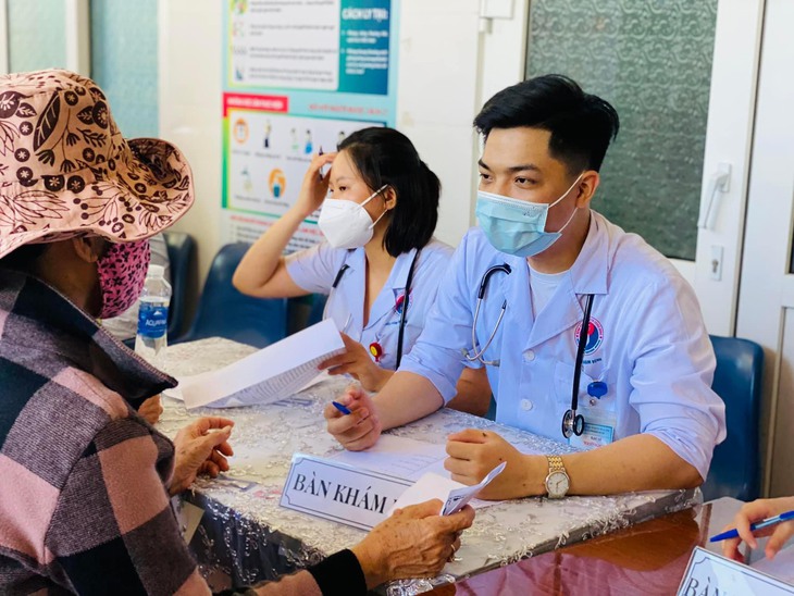 Mẹo tăng sức đề kháng cho người cao tuổi khi giao mùa- Ảnh 1. Mẹo tăng sức đề kháng cho người cao tuổi khi giao mùa- Ảnh 1.