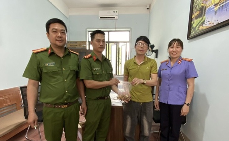 'Mừng như bắt được vàng' khi nhận lại 3,5 kg vàng mất trộm- Ảnh 2.