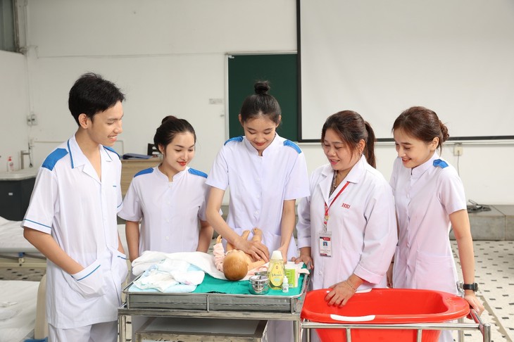 Nhiều ưu thế khi xét tuyển sớm vào đại học- Ảnh 3.