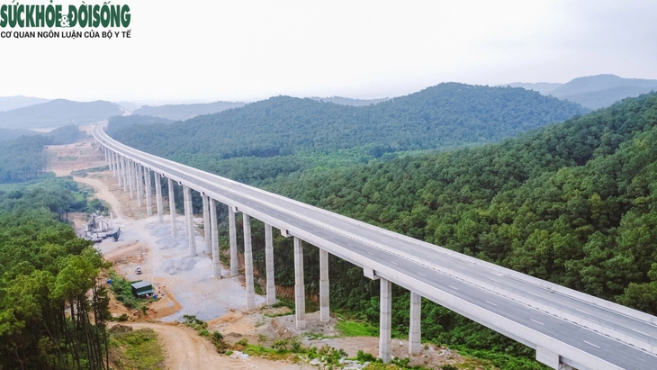 Di chuyển từ Vinh - Hà Nội còn hơn 3 giờ khi thông xe cao tốc Bắc Nam- Ảnh 1. Di chuyển từ Vinh - Hà Nội còn hơn 3 giờ khi thông xe cao tốc Bắc Nam- Ảnh 1.