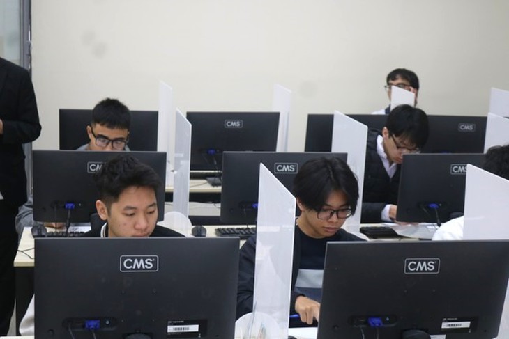 ‘Sập’ hệ thống thi Đánh giá tư duy, khi nào thí sinh được thi bù?- Ảnh 1.