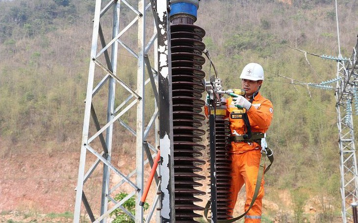 Nắng nóng gay gắt ở cả 3 miền làm tiêu thụ điện toàn quốc lên cao kỷ lục
