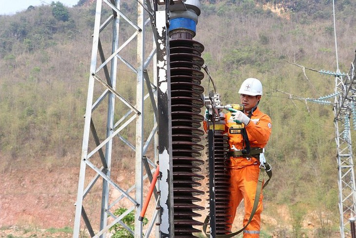 Nắng nóng gay gắt ở cả 3 miền làm tiêu thụ điện toàn quốc lên cao kỷ lục- Ảnh 2.