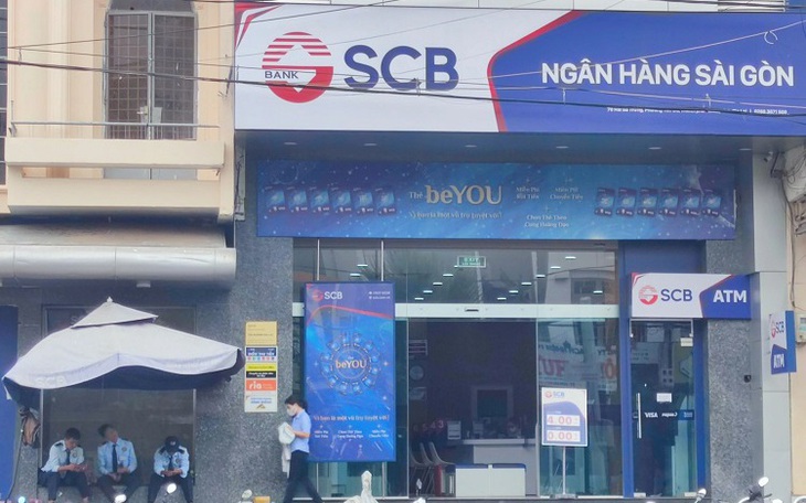 Phó giám đốc ngân hàng làm giả hồ sơ của khách để chiếm đoạt tài sản