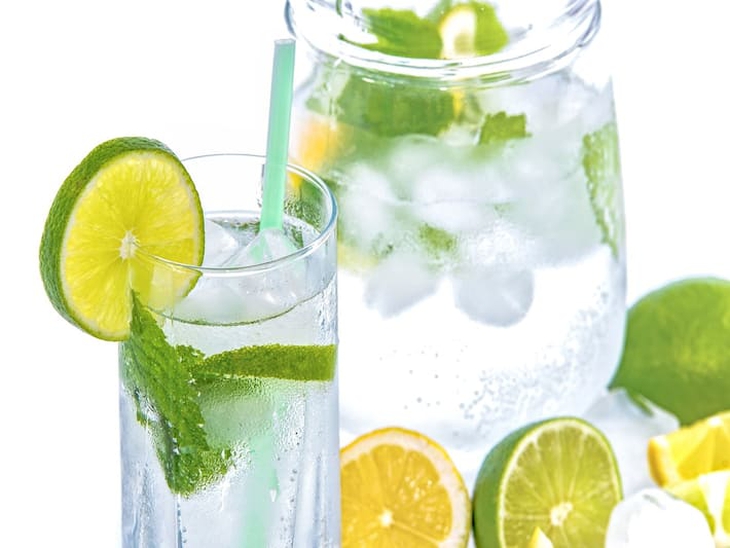 5 lợi ích của uống nước chanh ngày hè- Ảnh 2.