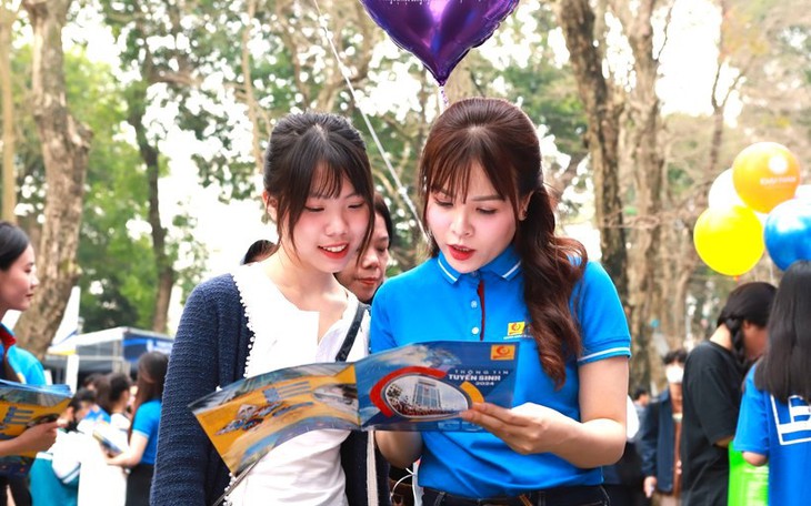 Trường đại học dùng IELTS để ưu tiên xét tuyển cho nhiều ngành là không phù hợp?