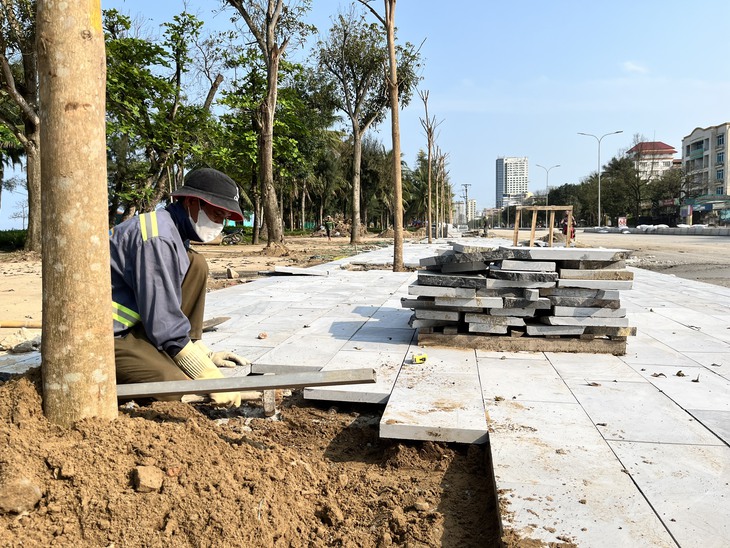 Phố biển Cửa Lò 'khoác áo mới' trước mùa du lịch- Ảnh 2.