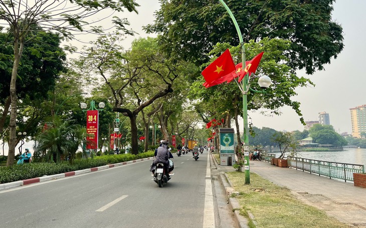 Ngắm Hà Nội bình yên trong kỳ nghỉ lễ 30/4 - 1/5