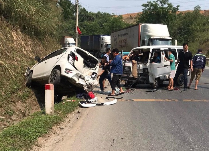 27 người không thể về nhà vì TNGT trong ngày nghỉ lễ thứ 4- Ảnh 2. 27 người không thể về nhà vì TNGT trong ngày nghỉ lễ thứ 4- Ảnh 2.