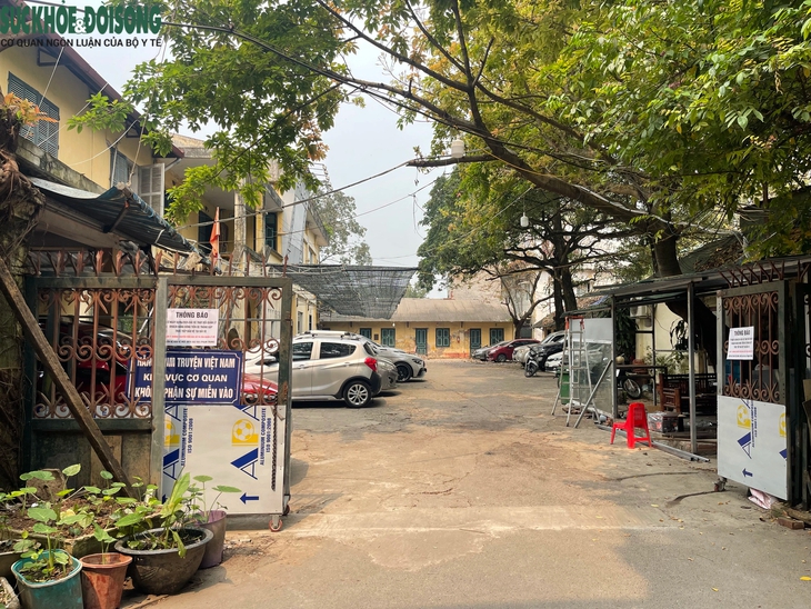 Cảnh hoang tàn bên trong trụ sở Hãng phim truyện Việt Nam- Ảnh 1. Cảnh hoang tàn bên trong trụ sở Hãng phim truyện Việt Nam- Ảnh 1.