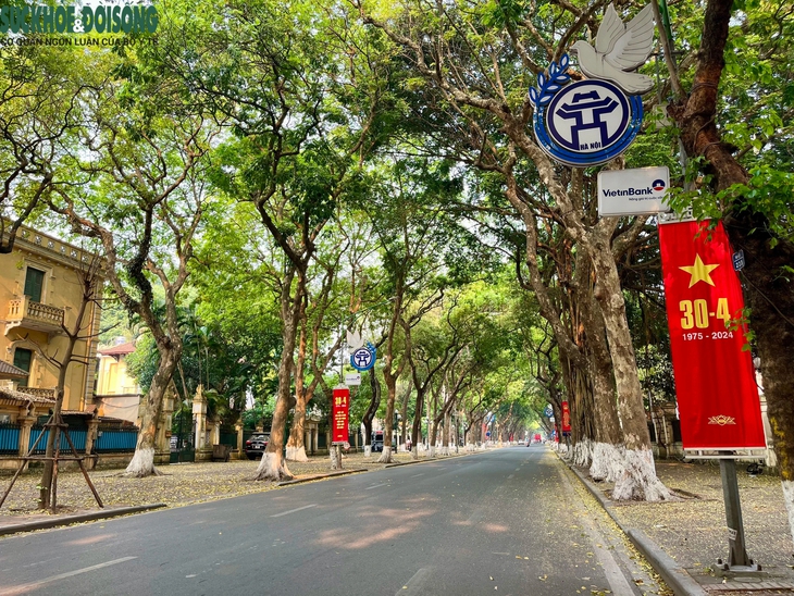 Ngắm Hà Nội bình yên trong kỳ nghỉ lễ 30/4 - 1/5- Ảnh 1.