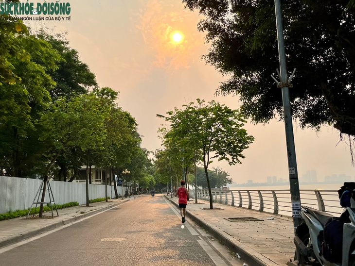 Ngắm Hà Nội bình yên trong kỳ nghỉ lễ 30/4 - 1/5- Ảnh 13.