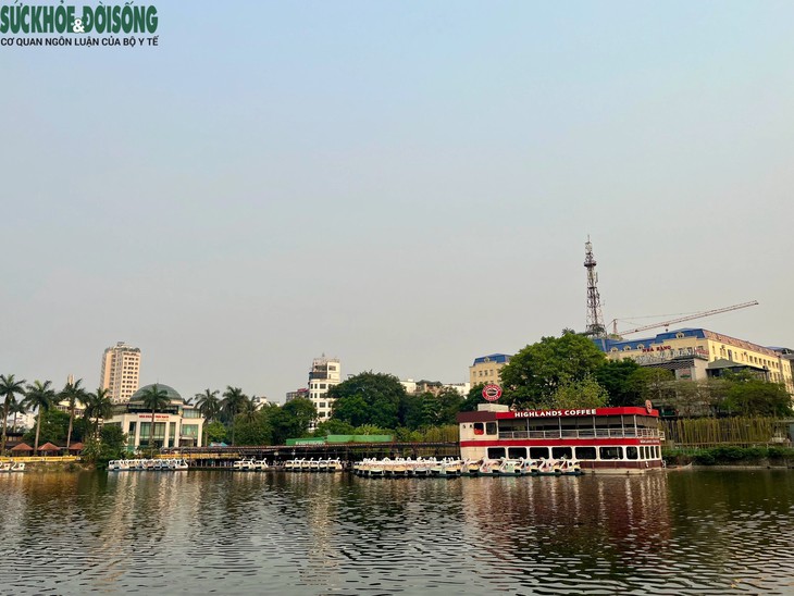 Ngắm Hà Nội bình yên trong kỳ nghỉ lễ 30/4 - 1/5- Ảnh 6.