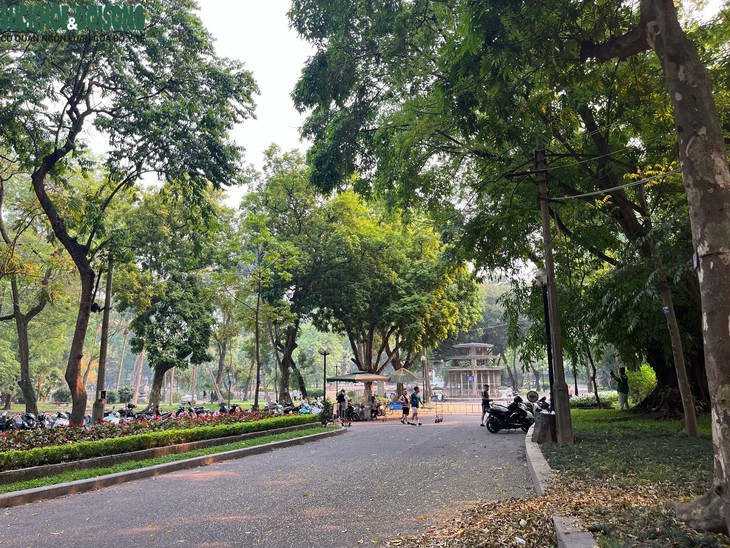 Ngắm Hà Nội bình yên trong kỳ nghỉ lễ 30/4 - 1/5- Ảnh 14.