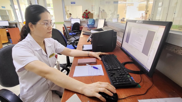 Ngày lễ 30/4 - 1/5 không nghỉ của thầy thuốc- Ảnh 2.