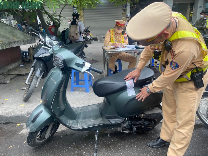 CSGT ra quân xử lý nhiều học sinh vi phạm giao thông ở Hà Nội- Ảnh 5.