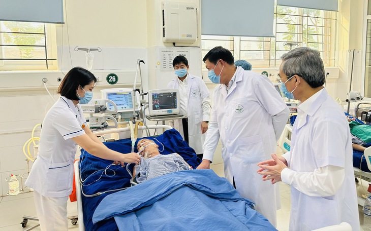‘Để đảm nhiệm chức năng vùng, BVĐK tỉnh Sơn La phải nâng chuyên môn, đẩy mạnh phát triển kỹ thuật cao’